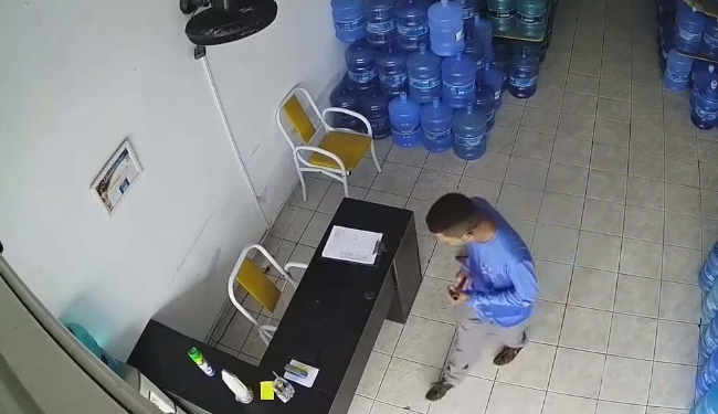 En su propio trabajo.