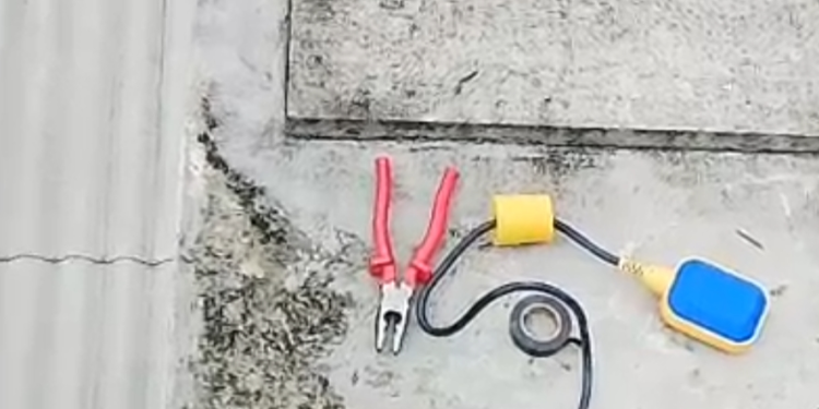 Un tanque de agua electrificado.