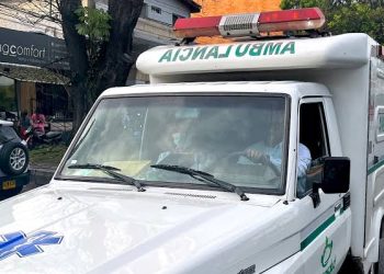 Un vehículo totalmente destruido.